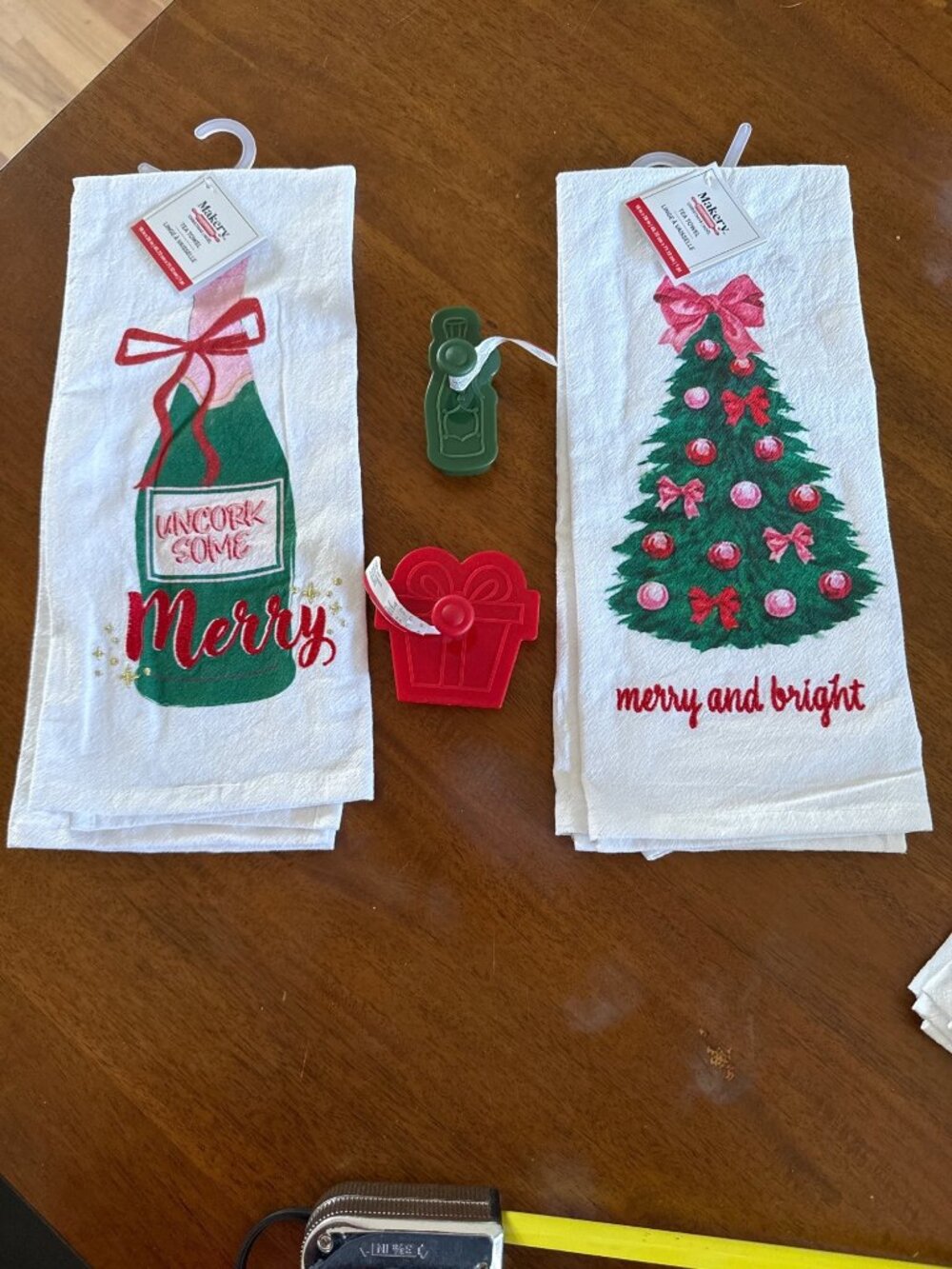 Christmas Tea Towels & Cookie Cutters Set - Festive Holiday Designs - Makery 18"